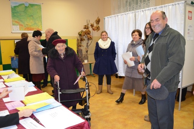 Najstarsza mieszkanka Kęsowa  92-letnia Melania Kożuch też oddała głos, zaraz po mszy.