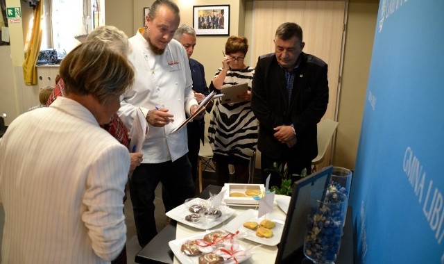 Jury konkursu kulinarnego „Libiąskie Barbarki lokalny przysmak gminy Libiąż”, pochyliło się nad przysmakami i ogłosiło werdykt.
