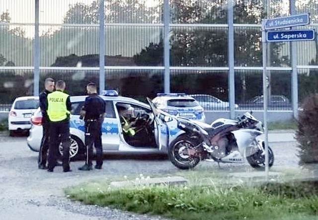 Policjanci zatrzymali uciekającego motocyklistę po 20 km pościgu. To mieszkaniec Tychów.