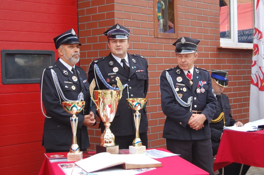 Strażacy z Drzewianowa na jubileusz jednostki dostali nowy wóz [zdjęcia]