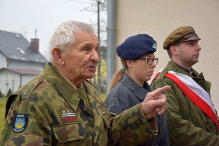 Strzelcy z Szydłowa w wyjątkowym miejscu uczcili setną rocznicę odzyskania niepodległości. 24 listopada zapalili znicze [ZDJĘCIA]