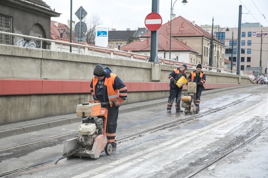Kraków. Rozpoczął się remont torowiska na ulicy Lubicz
