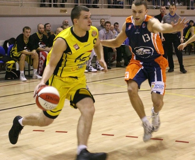 W Sokole Paweł Bogdanowicz zagrał niejeden dobry mecz. W krośnieńskiej drużynie znaczy na razie niewiele.