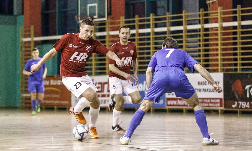 W derbowym pojedynku Heiro Rzeszów pokonał Stal Mielec 6:3.