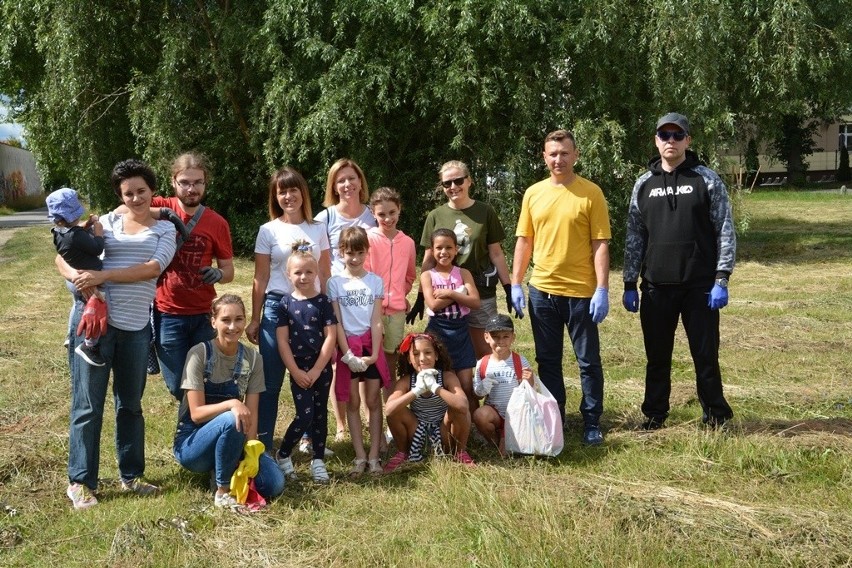 Kiedy park został posprzątany, wolontariusze mogli odpocząć....