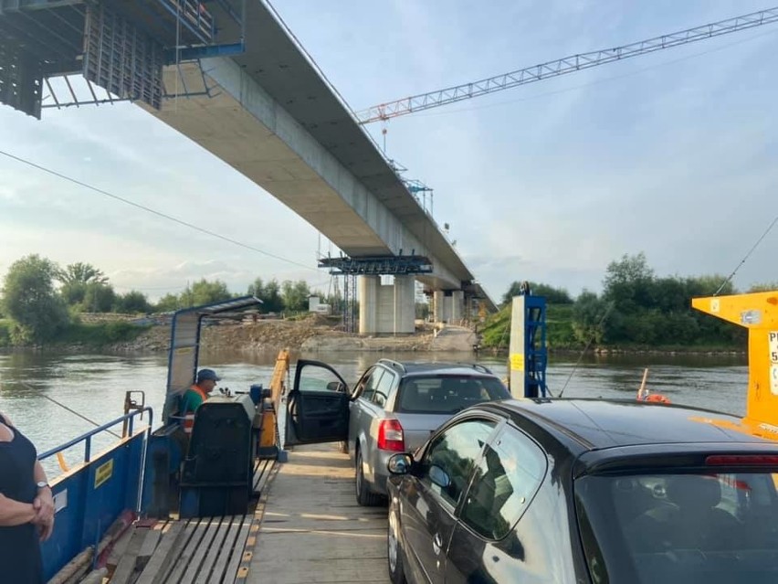 Historyczny moment złączenia mostu na Wiśle w Nowym Korczynie już bardzo blisko! Niebawem ostatnie betonowanie (ZDJĘCIA)
