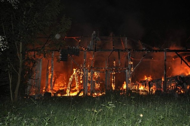 Niewykluczone, że stodoła, która w niedzielę spłonęła w Grabowicy w powiecie buskim, została podpalona.