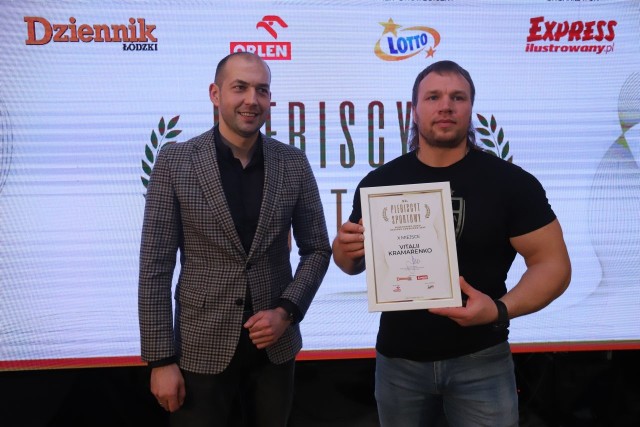 Vitalii Kramarenko odebrał dyplom na naszej gali Sportowiec Roku z rąk mistrza olimpijskiego z Soczi Zbigniewa Bródki