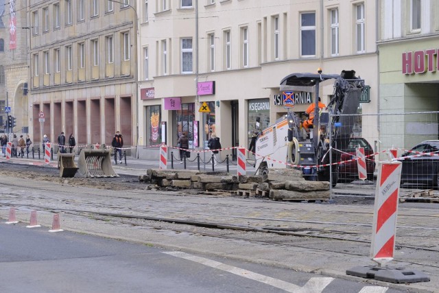 W sobotę 27 listopada wprowadzona została zmieniona organizacja ruchu wynikająca z przebudowy ul. Św. Marcin na odcinku od ul. Gwarnej do mostu Uniwersyteckiego