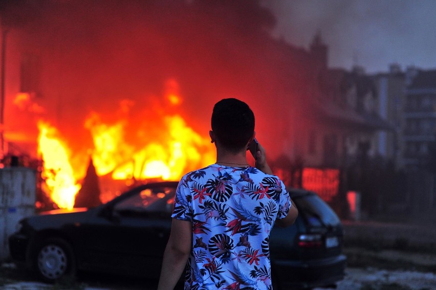 Pożar samochodu na os. Borek w Turce