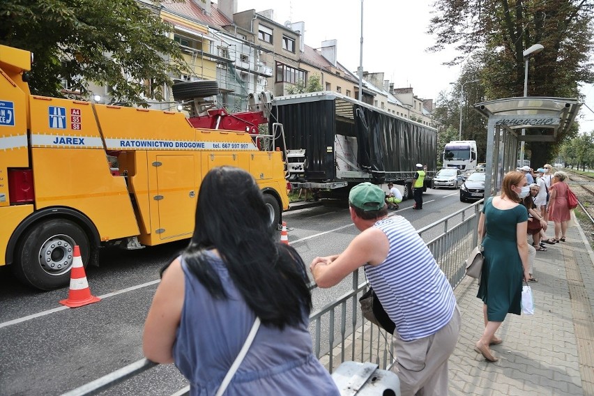 zepsuta naczepa ul. Ślężna