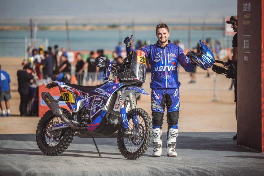 Maciej Giemza z Piekoszowa zajął 31. miejsce w prologu 45. Rajdu Dakar. Motocyklista ORLEN Team po raz szósty startuje w tym rajdzie  