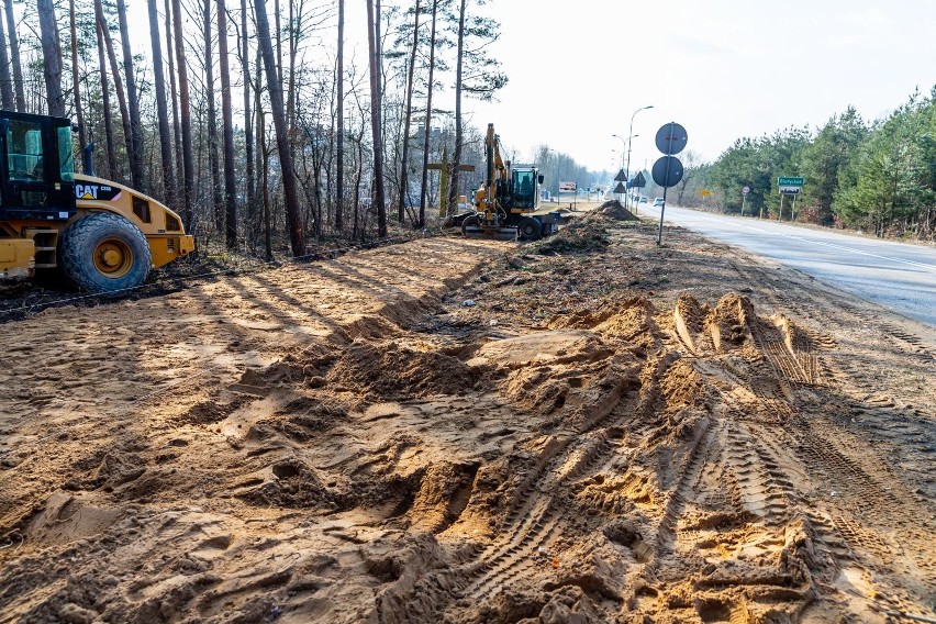 Powstają nowe ścieżki rowerowe wzdłuż ulicy Ciołkowskiego w Białymstoku. Rowerzyści pojadą nią jeszcze w tym roku