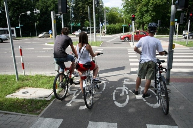 Każde dziecko w wieku od 10-18 lat, które chce uczestniczyć w ruchu drogowym jako rowerzysta musi mieć kartę rowerową.