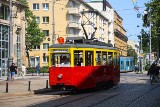 Zabytkowe tramwaje i autobusy wyjechały na ulice Wrocławia. Możesz się nimi przejechać! Sprawdź harmonogram