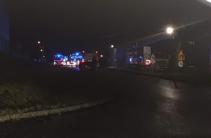 Strażacy gasili pożar w hali przy ulicy Nowej w Czyżowicach