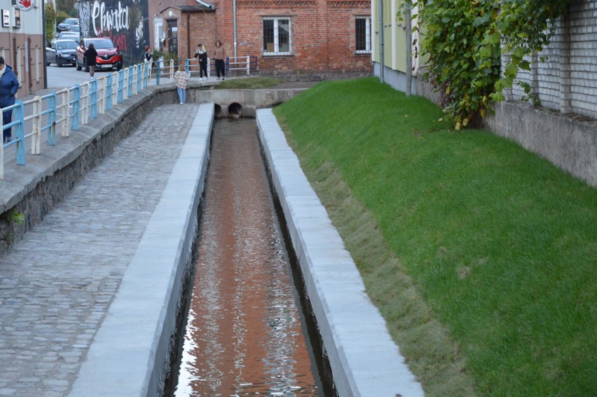 Mieszkańcom nie podoba się regulacja rzeki Bytowy.