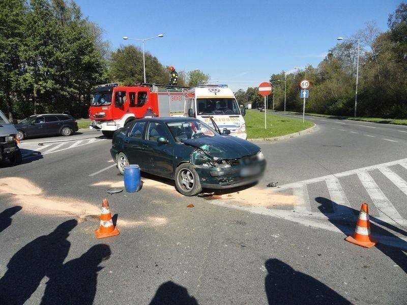 Wypadek w Nowym Sączu. Zderzenie koło Reala [ZDJĘCIA]