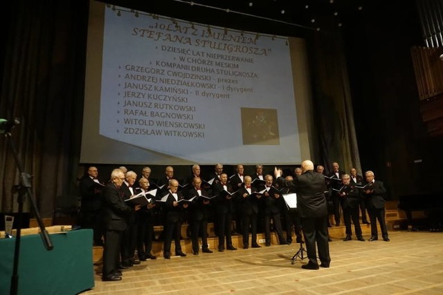 Kompania Druha Stuligrosza wyśpiewała w Krakowie "Złotego Anioła"