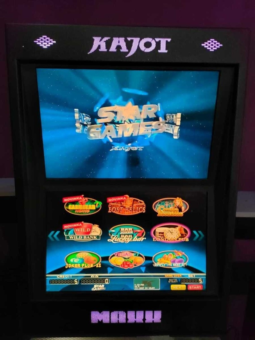 Ulanów. Policjanci zabezpieczyli w lokalu trzy nielegalne automaty do gier hazardowych