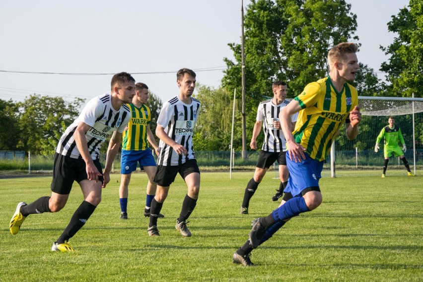 Mecz Orzeł Wierzbica - KS Warka . Więcej na kolejnych...