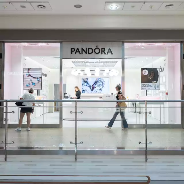 Sklep Pandora w Galerii Łódzkiej został otwarty - tak prezentuje się w nowej odsłonie.