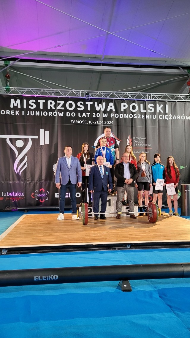 Mistrzostwa Polski w Zamościu stały na dobrej strony. Tym bardziej cieszą medale ciężarowców z Łap.