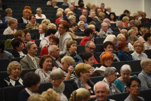 Słuchacze UTW rozsianych w całym województwie mają okazję do poznania się podczas wspólnych wyjazdów