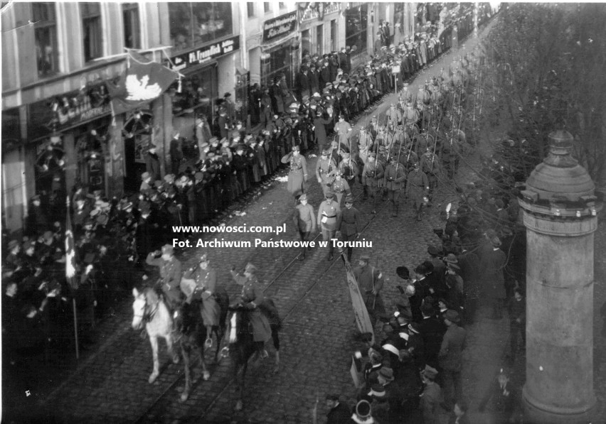 Oddziały polskie wkraczające do Torunia 18 stycznia 1920...