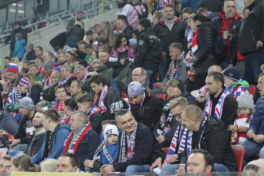 Górnik Zabrze - Śląsk Wrocław. Kibice odśpiewali hymn ZDJĘCIA KIBICÓW