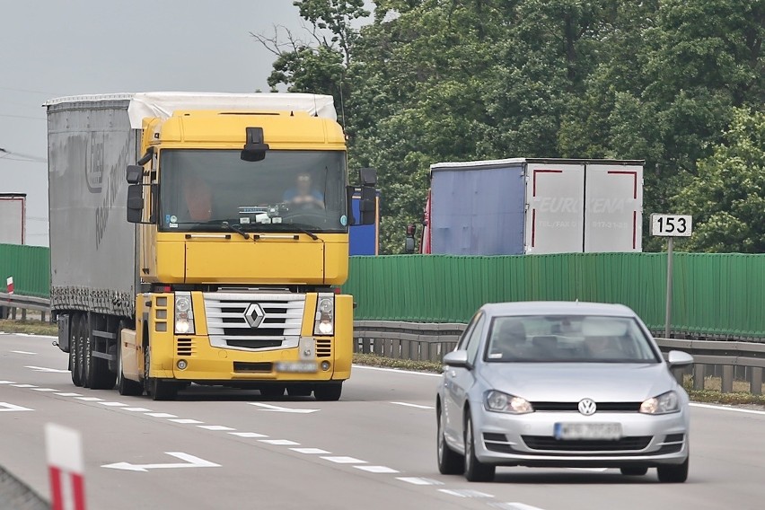 Zmiany na A4. Zakaz wyprzedzania dla ciężarówek