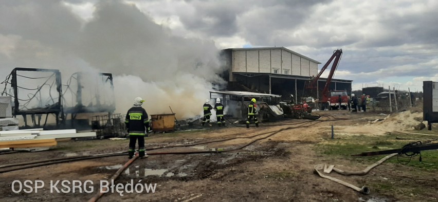 Gigantyczny pożar Michałowie Parcelach koło Warki w gospodarstwie sadowniczym. Straty na 1,5 miliona! Mamy nowe fakty i zdjęcia