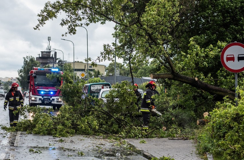 Nad Polską przeszły gwałtowne burze i nawałnice