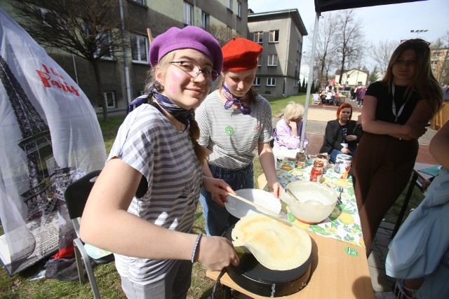 Na Festynie Charytatywnym w CKZiU w Sosnowcu odbyła się zbiórka funduszy na operację Oli Łukasiewicz. Zobacz kolejne zdjęcia. Przesuń w prawo - wciśnij strzałkę lub przycisk NASTĘPNE