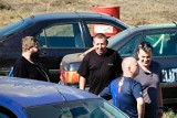 Charytatywny Wrak Race Uniwerstal. Pojawią się gwiazdy programu Rolnicy. Podlasie - Gienek i Andrzej z Plutycz