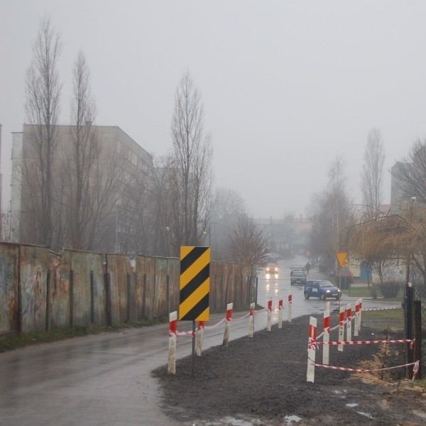 W przyszłym roku droga pomiędzy ulicami Wjazdową i Niepodległości będzie szersza, a wzdłuż traktu pojawi się chodnik dla pieszych.