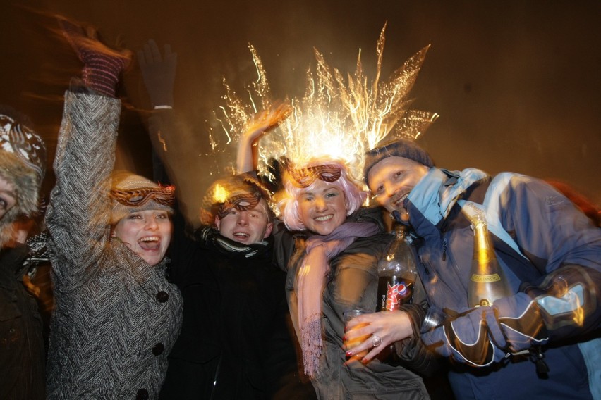 Sylwester w Gdyni. W tym roku bez miejskiej imprezy. Zobaczcie, jak miasto witało Nowy Roku w poprzednich latach!