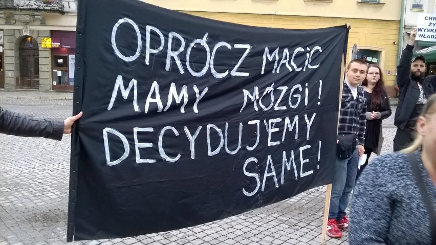 czarny protest w Cieszynie w czarny poniedziałek