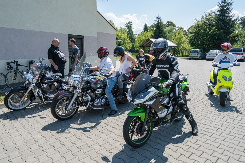 Przemierzają Polskę na rowerach i pomagają hospicjom [ZDJĘCIA]