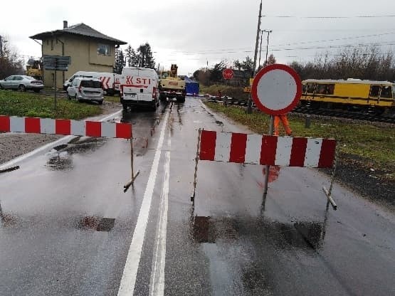 Kolejarze zamknęli przejazd w Jastrzębiu, naprawiają jego...