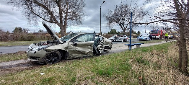 W piątek 8 kwietnia 2022 roku na ul. Inwalidów w Bydgoszczy, zderzyły się cztery samochody osobowe