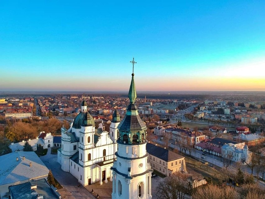 Malowniczy Chełm z drona. Zobacz niesamowite widoki miasta z innej perspektywy