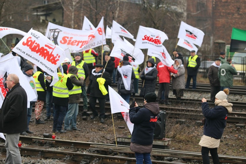Gotowość strajkowa, demonstracja oraz protest w Warszawie -...