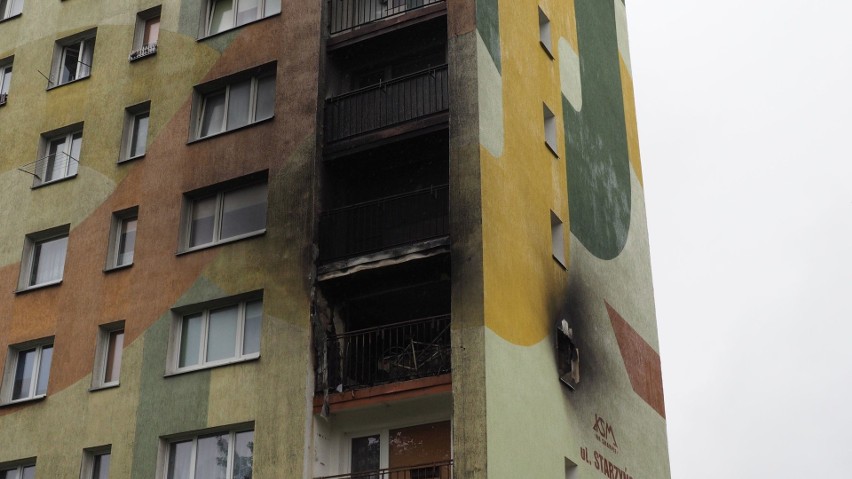 Pożar w wieżowcu w Koszalinie. Kiedy mieszkańcy wrócą do domów? [ZDJĘCIA]