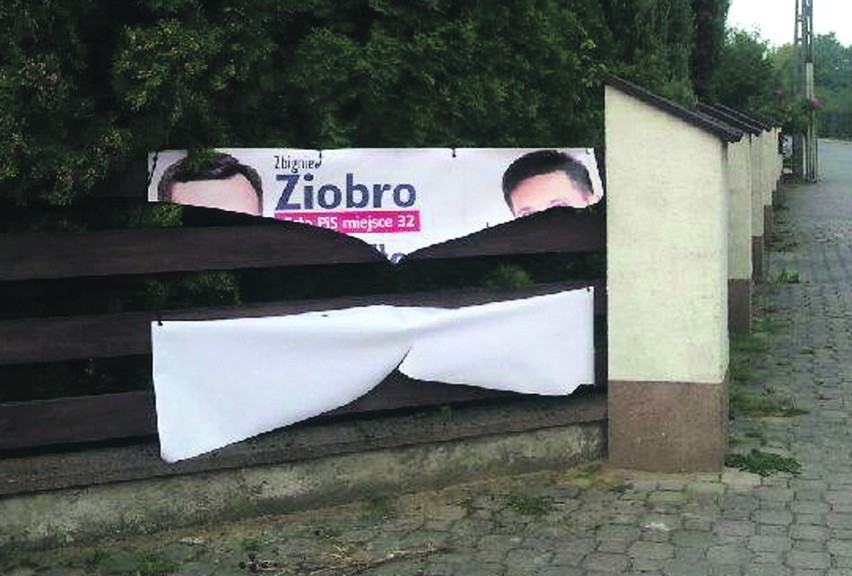 Zniszczony baner kandydatów do Sejmu Zbigniewa Ziobro i do...