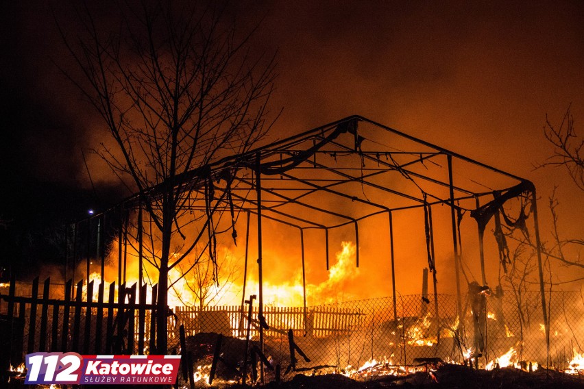 Wielki pożar zakładu w Siemianowicach Bańgowie
