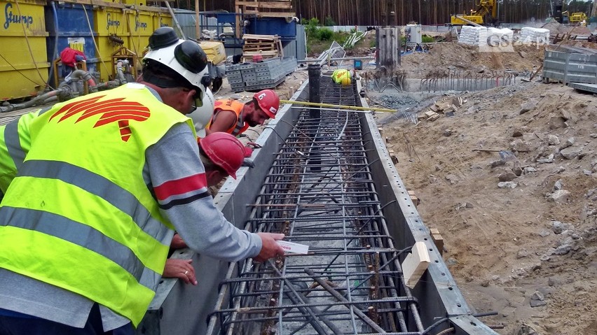 Wszyscy czekają teraz na maszynę, która ma drążyć tunel pod Świną