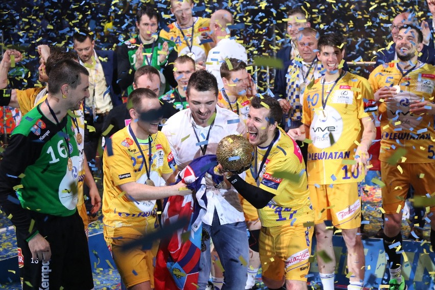 Vive Tauron Kielce po horrorze wygrał z Veszprem i zwyciężył w Lidze Mistrzów