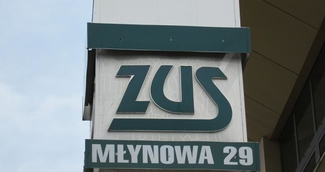 ZUS. Podpowiedzą, jak nie wpadać na rafy płacąc składki
