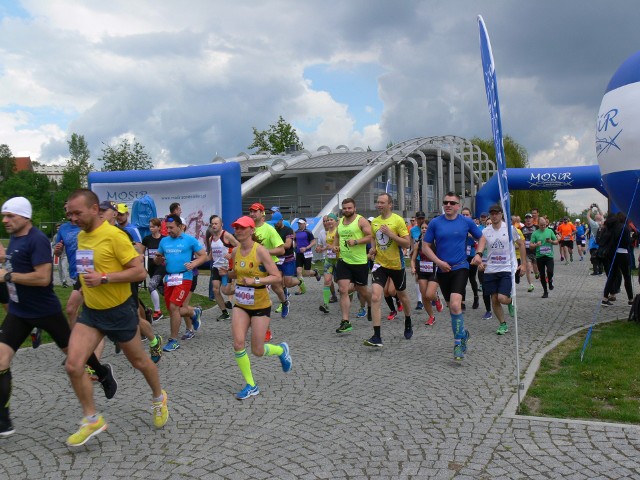 W sobotę, w  południe odbył się bieg główny na 10 kilometrów. Pobiegło 140 osób.